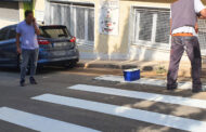 Συνεχίζεται η διαγράμμιση των διαβάσεων πεζών έξω από τα σχολεία του Γαλατσίου